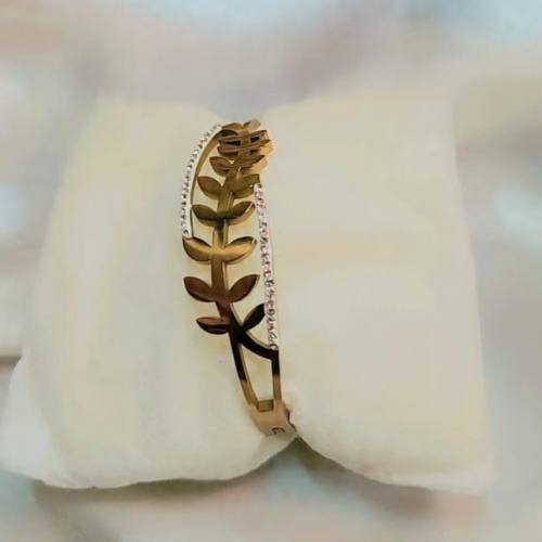 Gold Leaf Design Bracelet with Crystal Accent