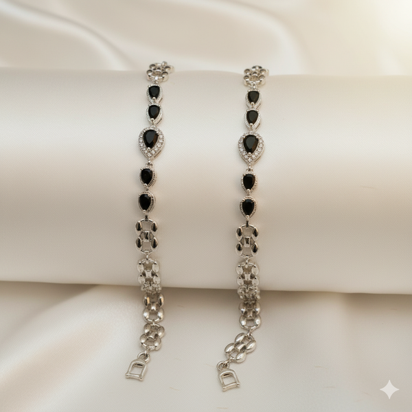 Elegant Black Heart Stone Silver Bracelets for Women
